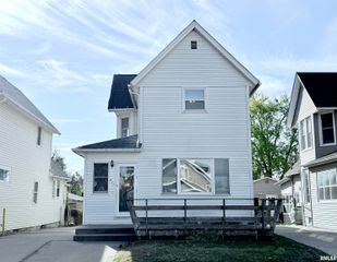 837 14TH Avenue South, Clinton, IA 52732