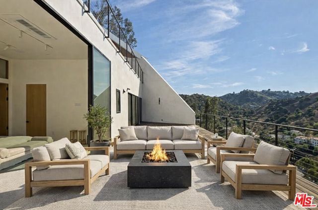 3699 Alta Mesa Drive, Studio City (los Angeles), CA 91604