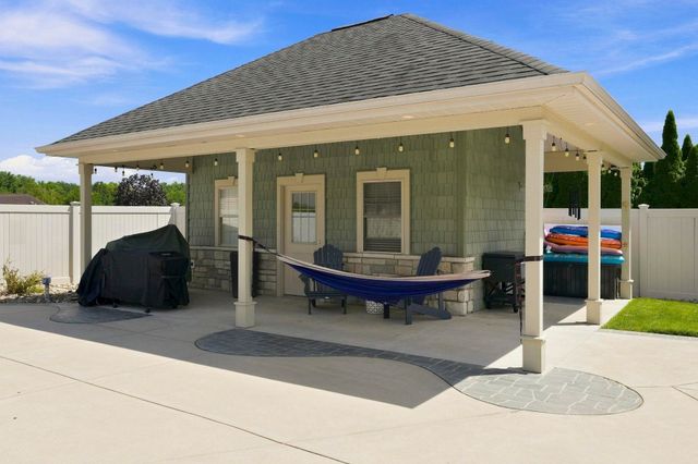 30306 Copperfield Lane, Granger, IN 46530