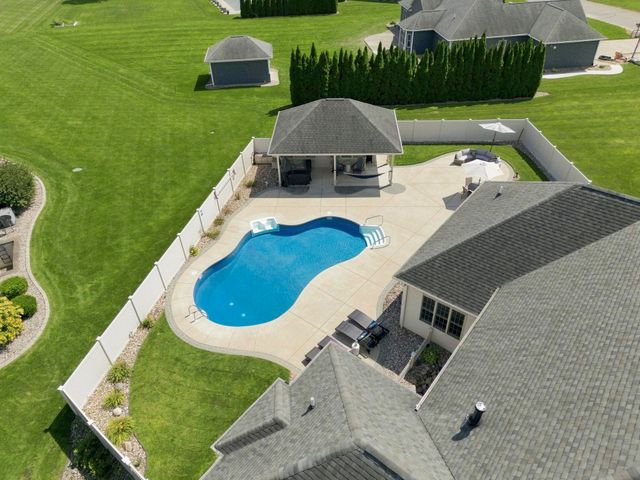 30306 Copperfield Lane, Granger, IN 46530
