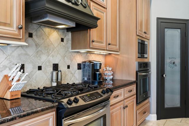 30306 Copperfield Lane, Granger, IN 46530