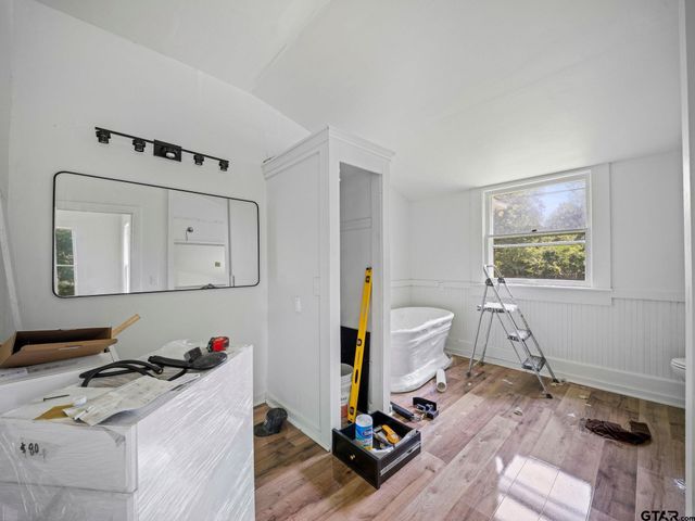 408 E 3rd St, Mount Pleasant, TX 75455