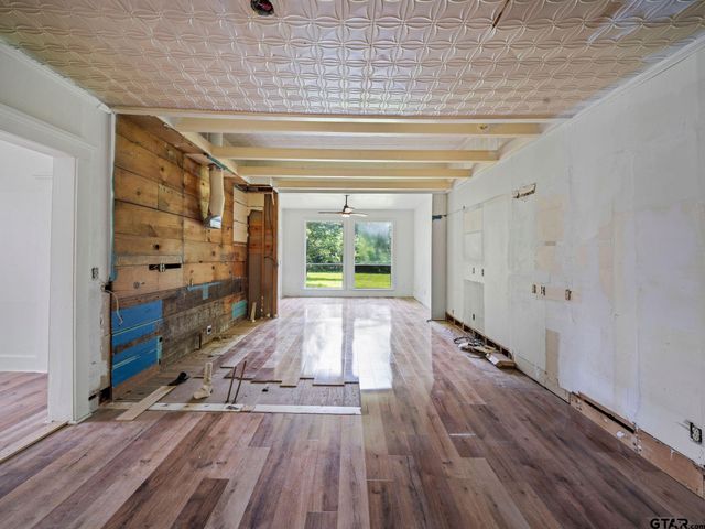 408 E 3rd St, Mount Pleasant, TX 75455