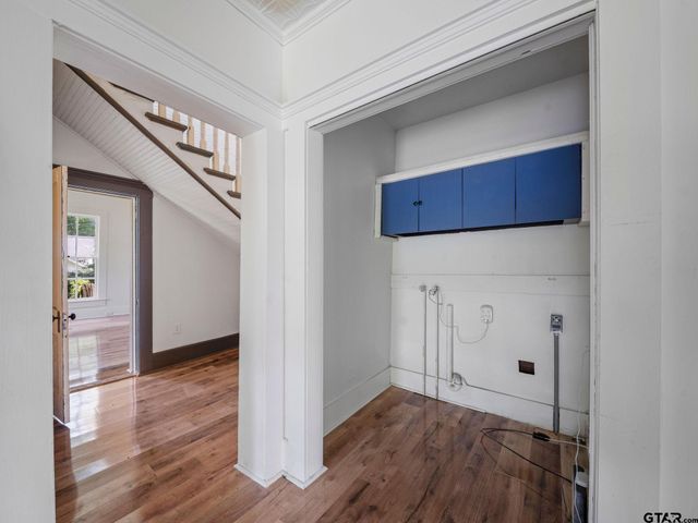 408 E 3rd St, Mount Pleasant, TX 75455