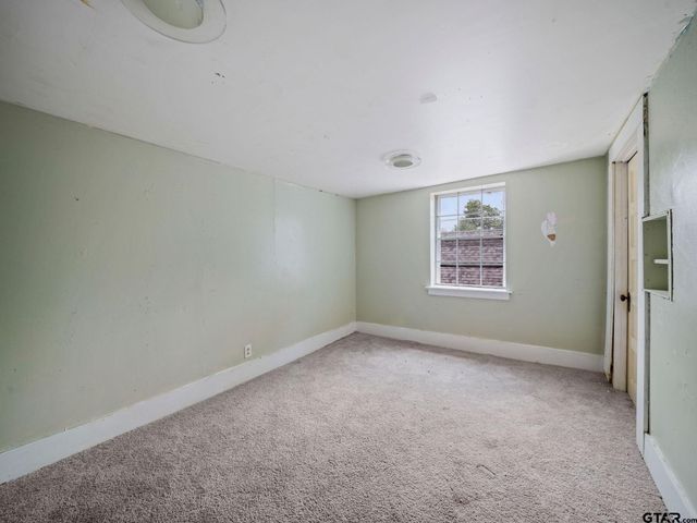 408 E 3rd St, Mount Pleasant, TX 75455