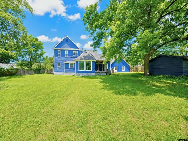 408 E 3rd St, Mount Pleasant, TX 75455