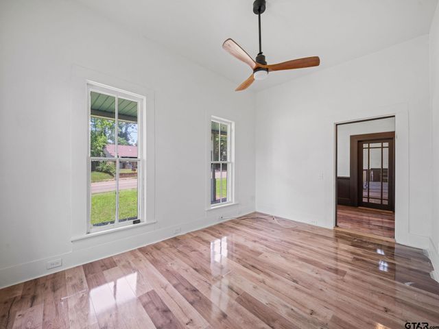 408 E 3rd St, Mount Pleasant, TX 75455