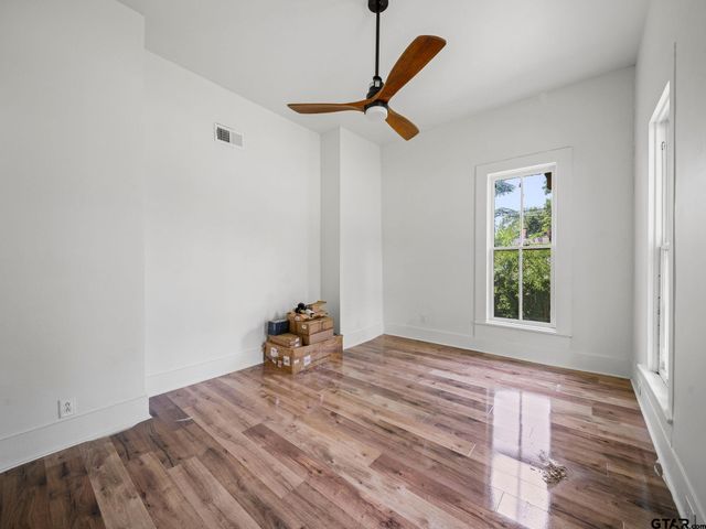 408 E 3rd St, Mount Pleasant, TX 75455