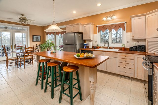 4996 Andrew Road, Marion, IL 62959