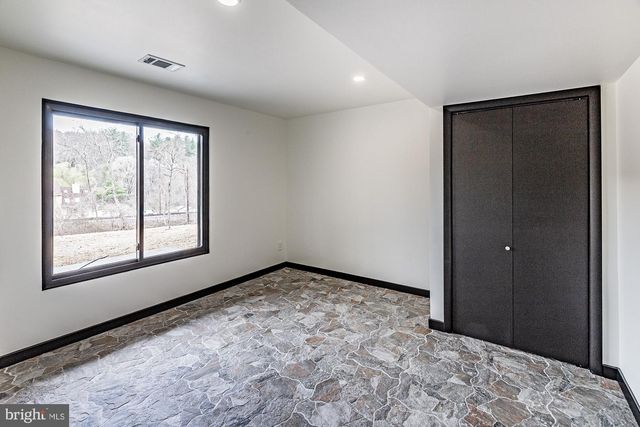 10 YORKRIDGE TRL, Hockessin, DE 19707