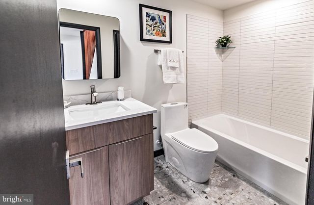 10 YORKRIDGE TRL, Hockessin, DE 19707