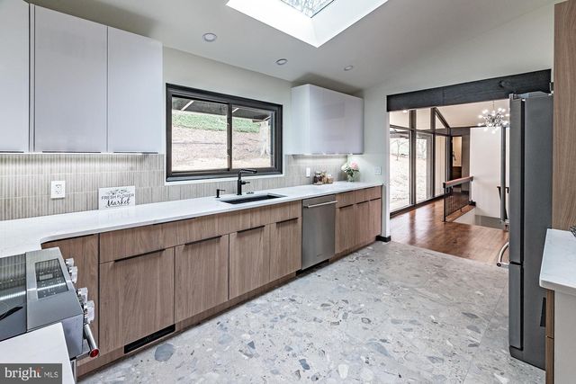 10 YORKRIDGE TRL, Hockessin, DE 19707