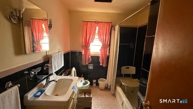 1 Long Hill Terrace, New Haven, CT 06515