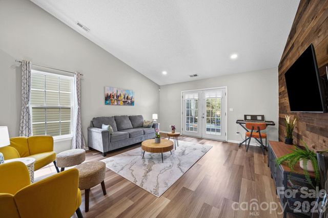 8409 Ewen Circle, Charlotte, NC 28269