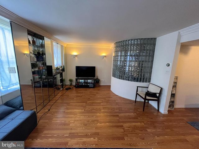 1133 13TH ST NW #402, Washington, DC 20005