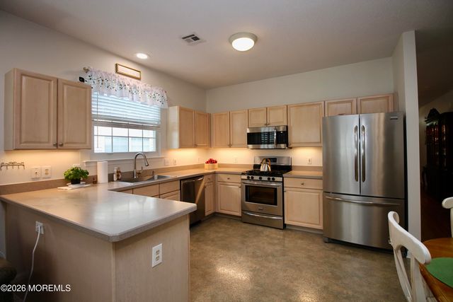 74 Robin Lane, Barnegat, NJ 08005