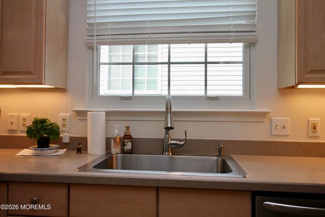 74 Robin Lane, Barnegat, NJ 08005
