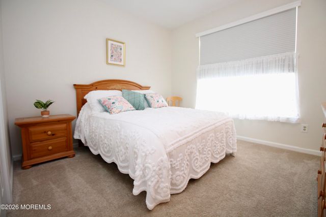 74 Robin Lane, Barnegat, NJ 08005
