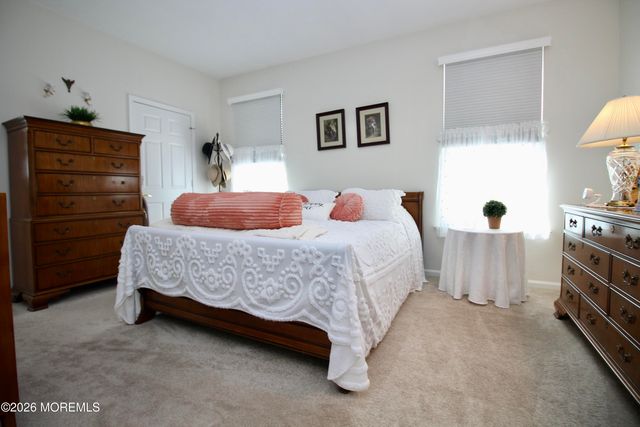 74 Robin Lane, Barnegat, NJ 08005