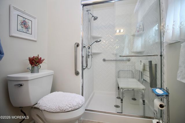 74 Robin Lane, Barnegat, NJ 08005
