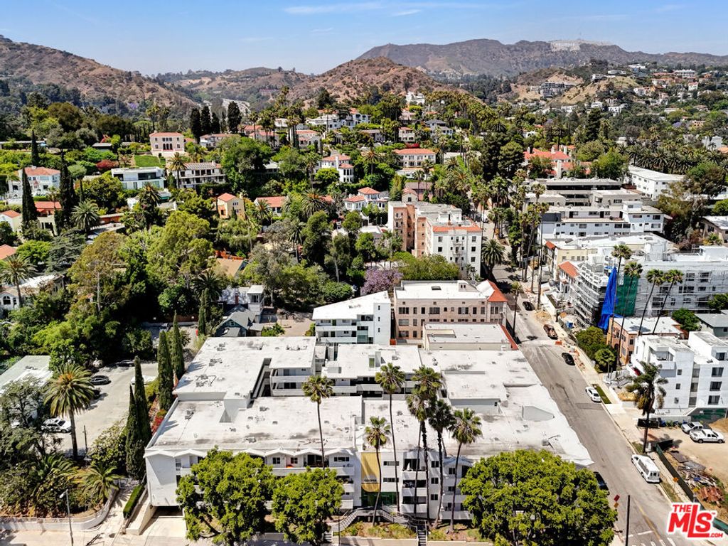 Image 23 of property listing at 6615 Franklin Avenue, Los Angeles, CA 90028