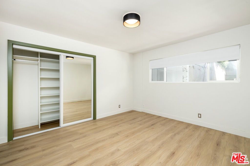 Image 28 of property listing at 6615 Franklin Avenue, Los Angeles, CA 90028