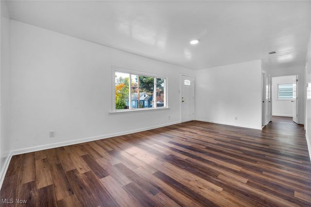 883 Kickapoo Avenue, Akron, OH 44305