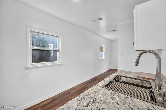 883 Kickapoo Avenue, Akron, OH 44305