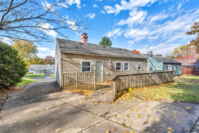 883 Kickapoo Avenue, Akron, OH 44305