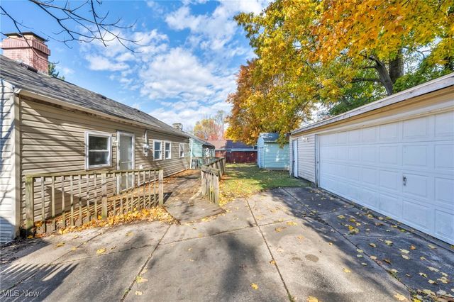 883 Kickapoo Avenue, Akron, OH 44305