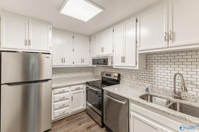 2043 Woodlawn Drive SW 2043, Huntsville, AL 35802