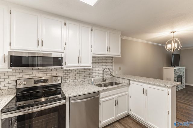 2043 Woodlawn Drive SW 2043, Huntsville, AL 35802