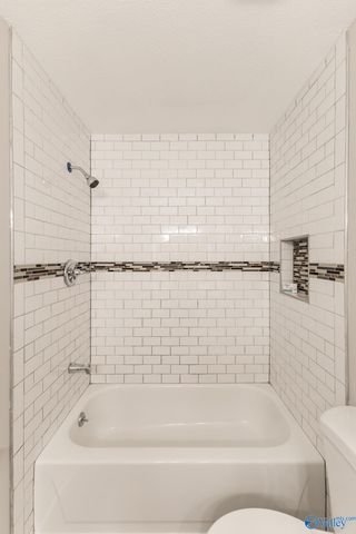 2043 Woodlawn Drive SW 2043, Huntsville, AL 35802