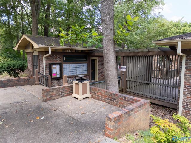 2043 Woodlawn Drive SW 2043, Huntsville, AL 35802