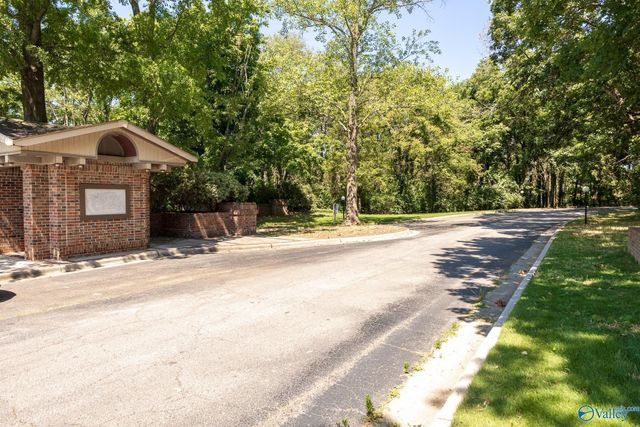 2043 Woodlawn Drive SW 2043, Huntsville, AL 35802