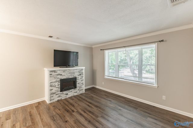 2043 Woodlawn Drive SW 2043, Huntsville, AL 35802