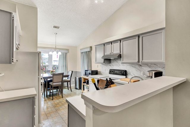 8160 Fort Lee Trl, Jacksonville, FL 32244