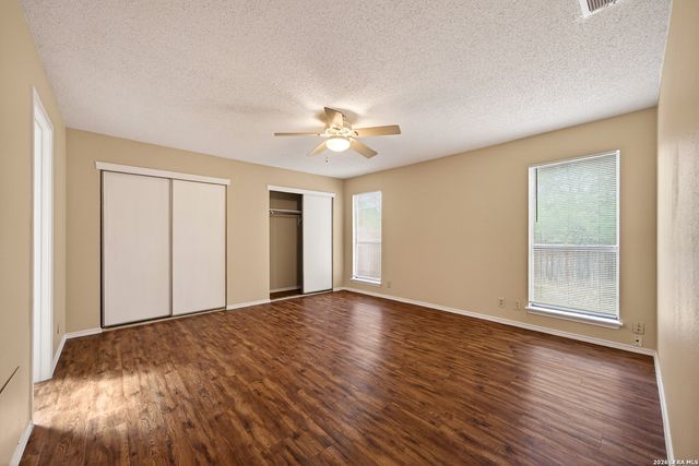 117 Deerglen Ave, Universal City, TX 78148