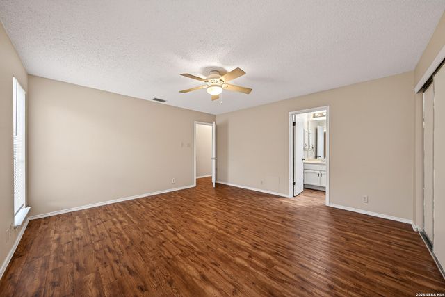 117 Deerglen Ave, Universal City, TX 78148