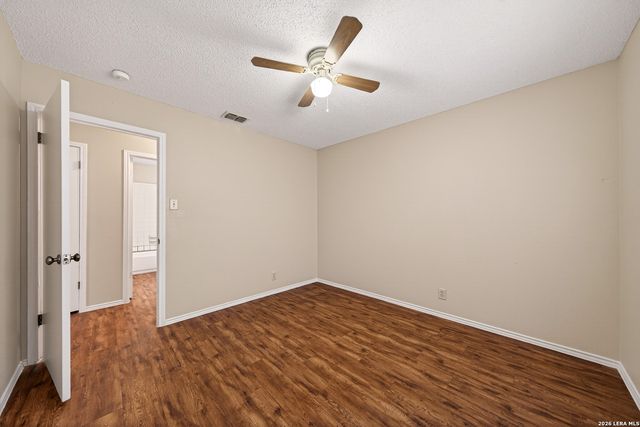 117 Deerglen Ave, Universal City, TX 78148