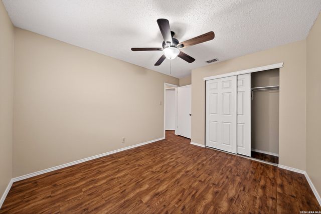 117 Deerglen Ave, Universal City, TX 78148