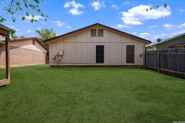 117 Deerglen Ave, Universal City, TX 78148