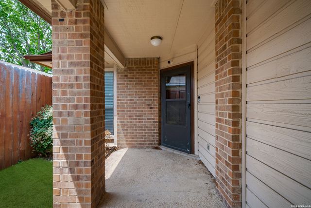 117 Deerglen Ave, Universal City, TX 78148