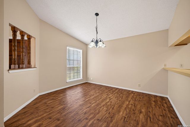 117 Deerglen Ave, Universal City, TX 78148