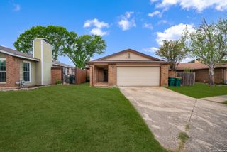 117 Deerglen Ave, Universal City, TX 78148