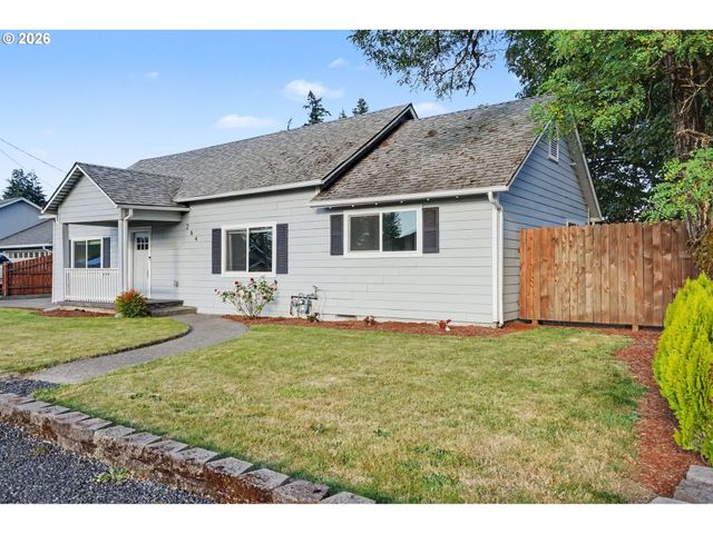 264 7TH St, Lyons, OR 97358