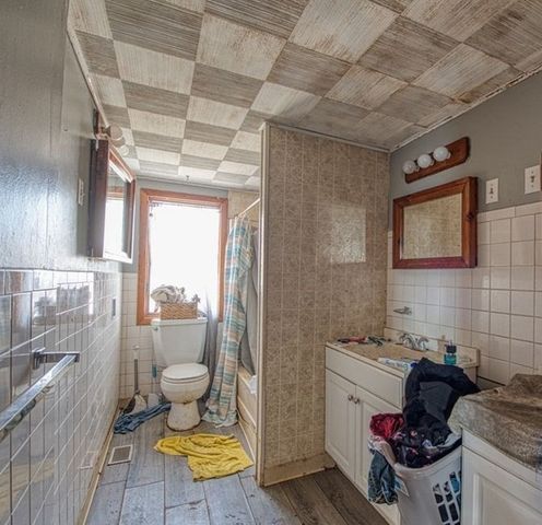 22 Ocean Ave, Hanson, MA 02341