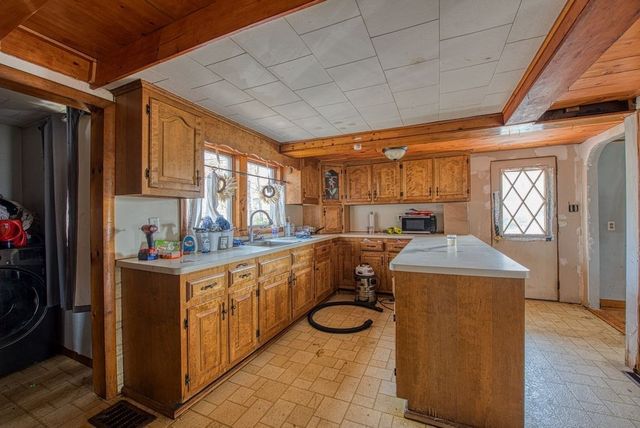 22 Ocean Ave, Hanson, MA 02341