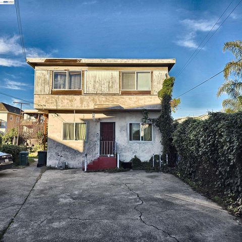 708 30Th St, Oakland, CA 94609