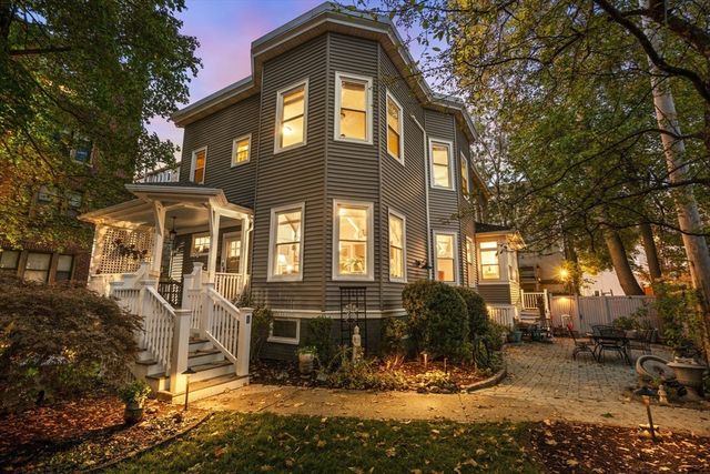 59-R Ellery St, Cambridge, MA 02138